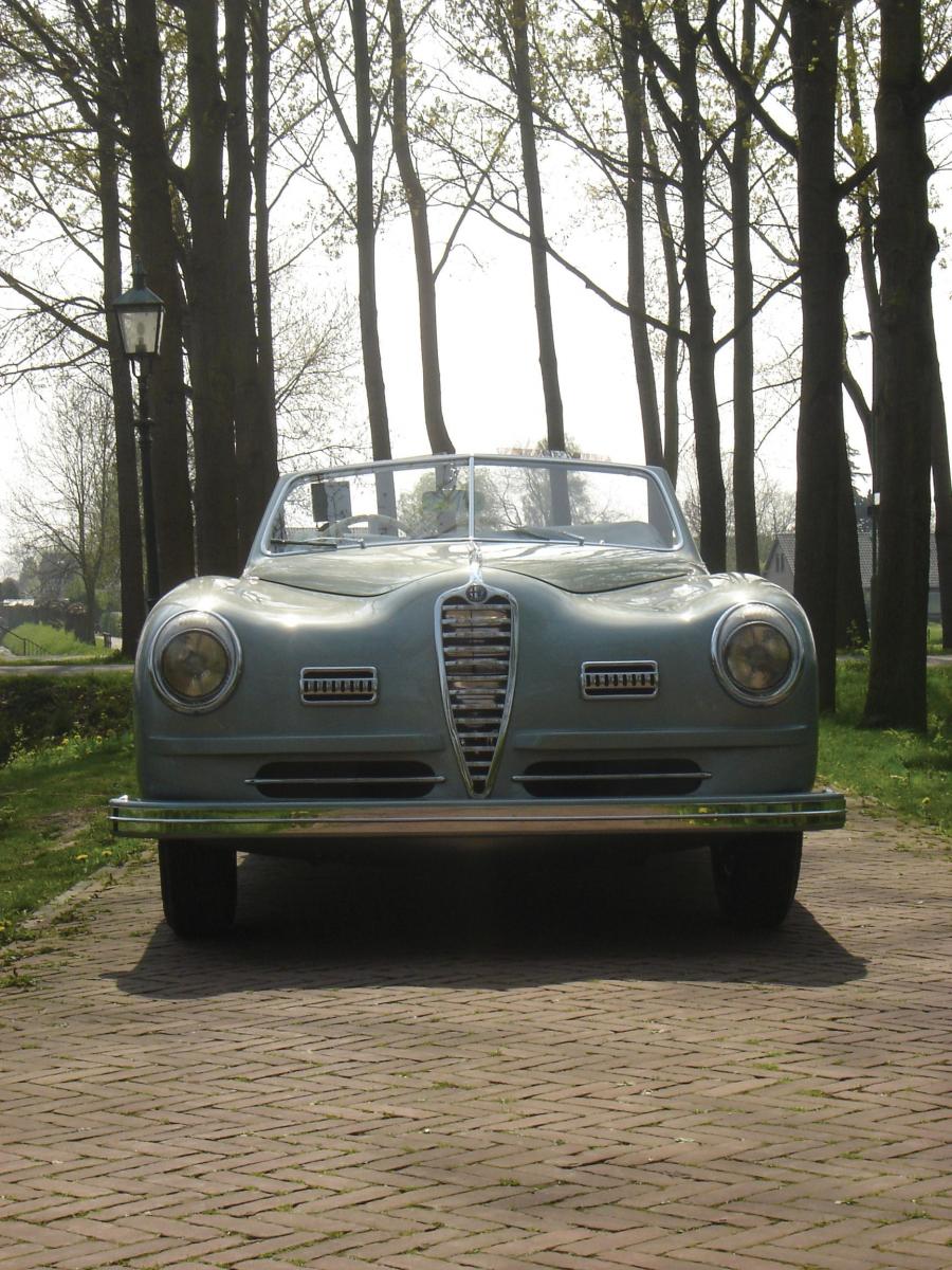  Alfa Romeo 6C 2500 SS Cabriolet 1947 года  (фото 29 из 40)